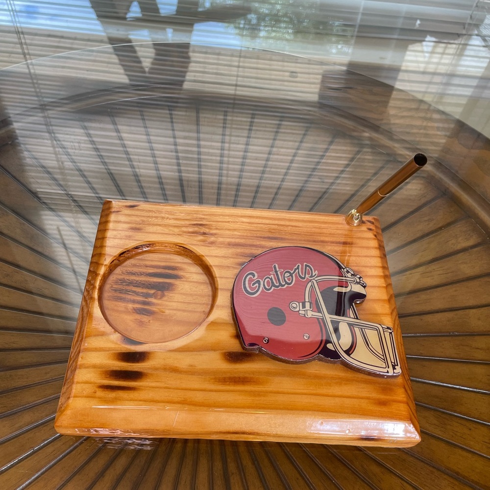 FLORIDA GATORS - wood coffee cup / drink holder & pen holder.